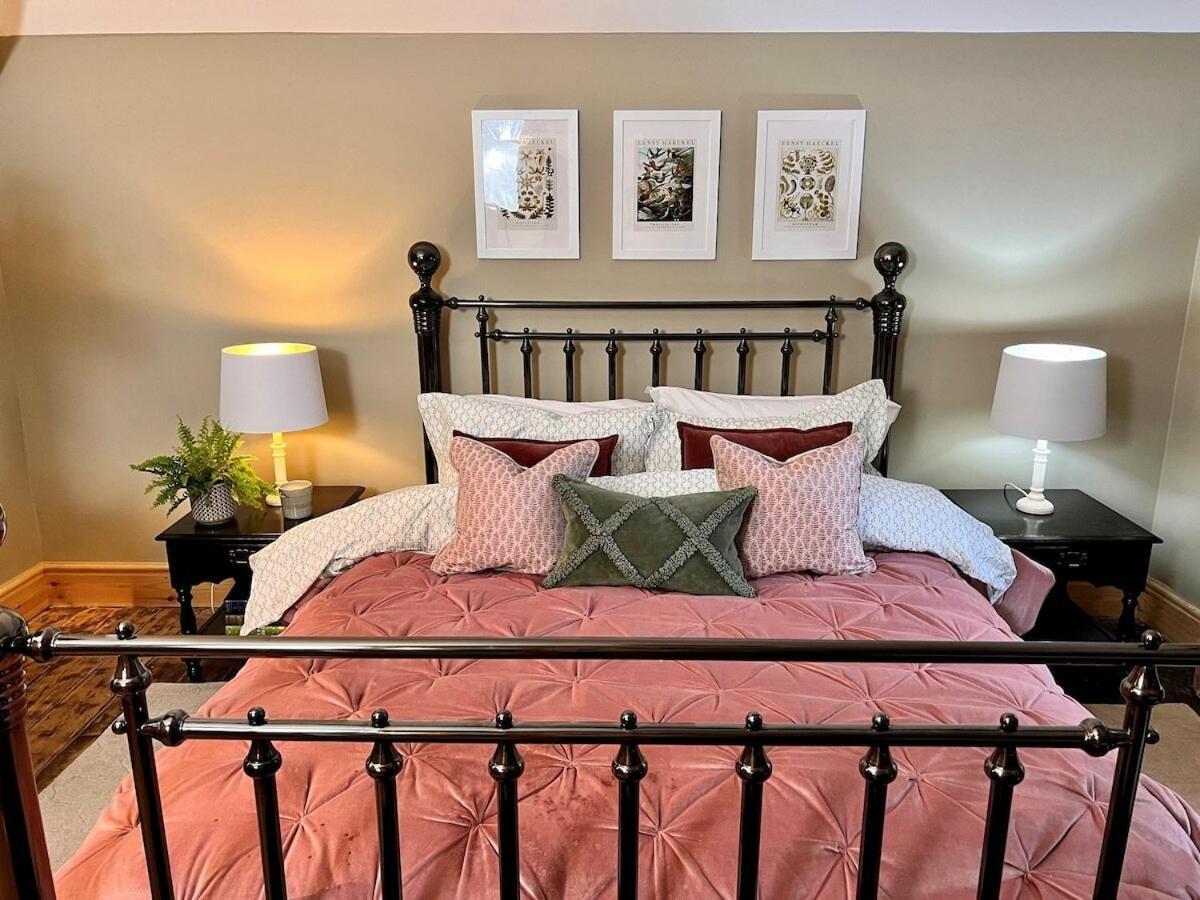 6 - Central Location - Entire House - Free Parking Мертир-Тидвилл Экстерьер фото