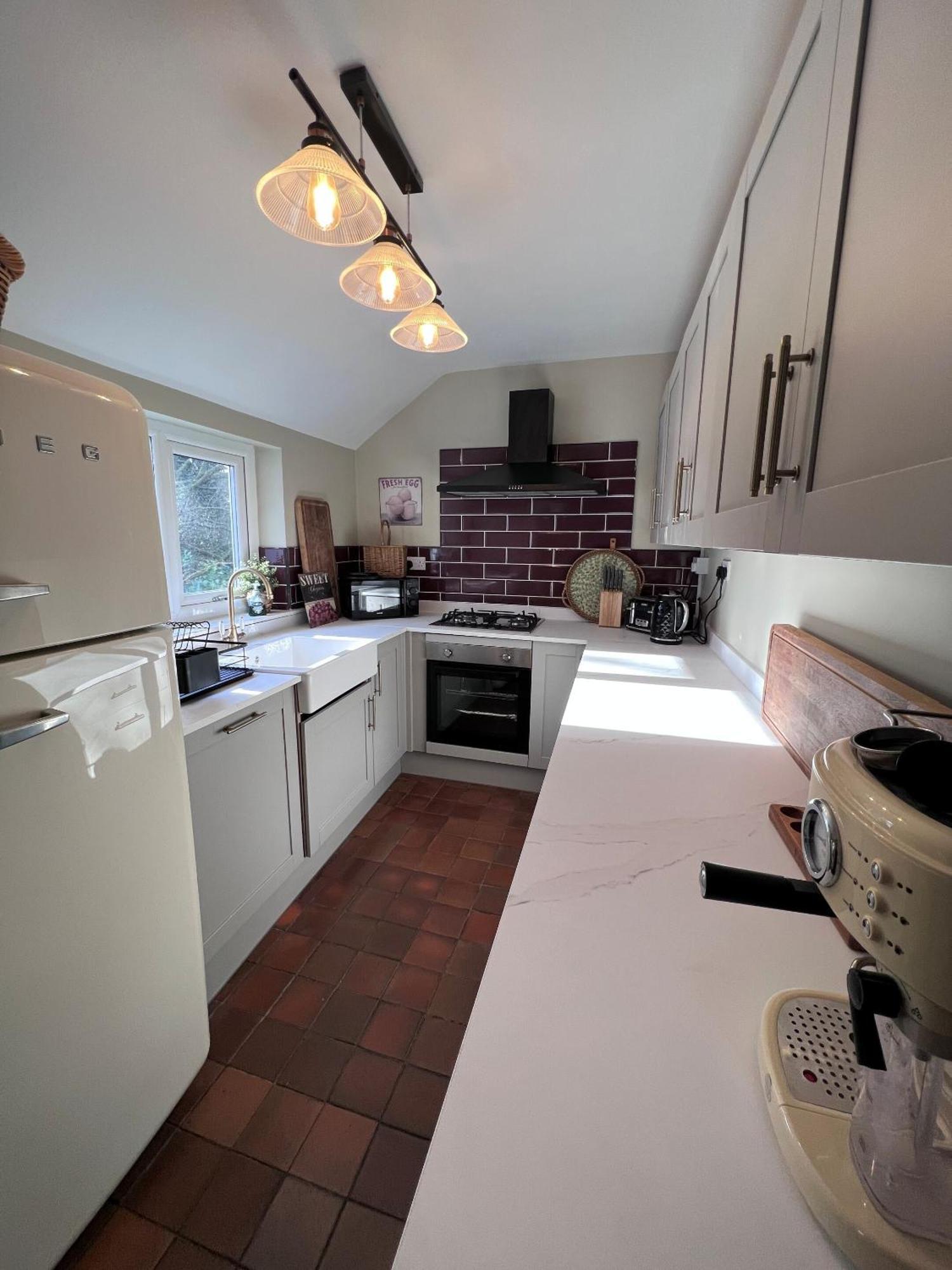 6 - Central Location - Entire House - Free Parking Мертир-Тидвилл Экстерьер фото